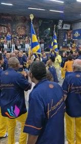 💙💛 UMA RODA DE SAMBA EM VOLTA DOS PAVILHÕES! 🦚🔥 Ao som de “Carolina Maria de Jesus”, a Harmonia da Unidos da Tijuca fez