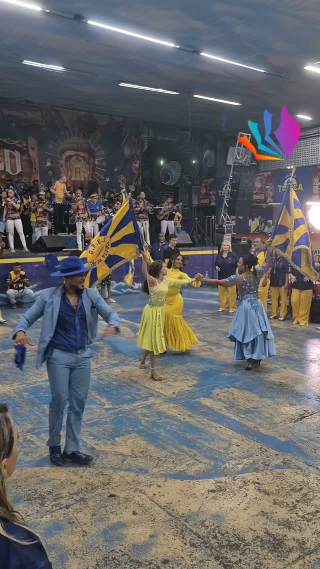 💙💛 OS TRÊS PAVILHÕES DA TIJUCA EM DESTAQUE! 💛💙 A noite de eliminatória de samba na quadra da Unidos da Tijuca teve um m