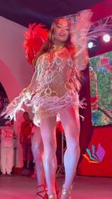 Carlinhos Salgueiro e as musas dando o tom da festa! ✨❤️ O nosso diretor artístico, que comanda cada apresentação com m