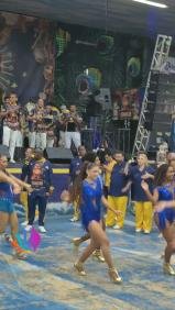 💙💛 É SEGREDO… MAS A GENTE CONTA! 🦚🔥 Ao som de um dos sambas mais marcantes da história da Unidos da Tijuca, a ala de pa