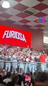 🔥🥁 QUANDO A FURIOSA TOCA, A QUADRA RESPONDE! É hora de deixar a Furiosa falar mais alto! 🔴⚪ Na semifinal do samba-enre