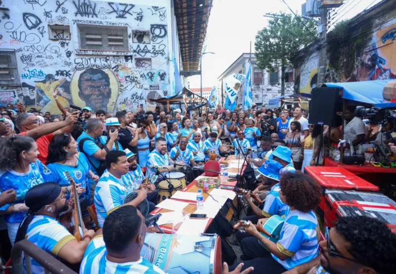 Vila Isabel leva disputa de samba à Pedra do Sal e celebra raízes do samba antes da grande final