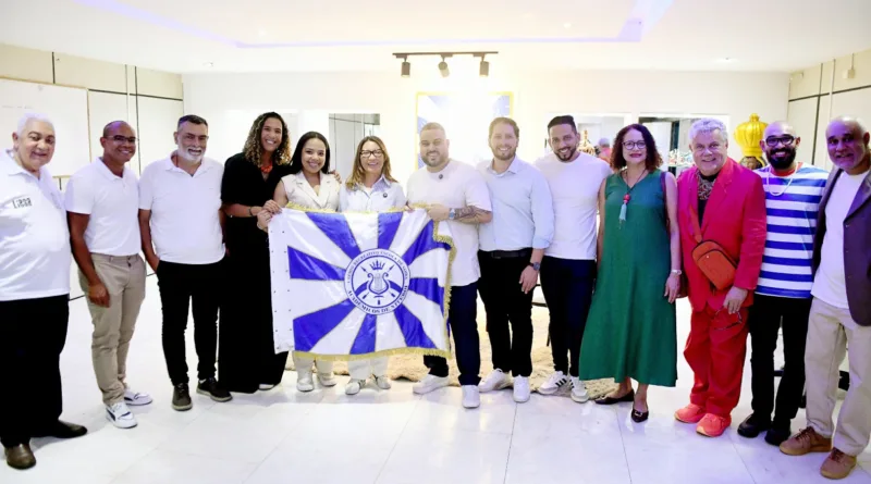 Janja visita o barracão da Acadêmicos de Niterói e confirma presença no desfile na Marquês de Sapucaí