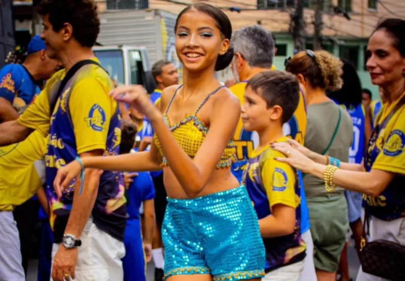 Unidos da Tijuca convoca adolescentes para o desfile e abre últimas vagas para as alas da comunidade
