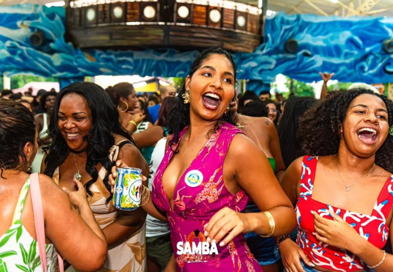 Quintal da Tijuca reestreia neste sábado recebendo Samba de Caboclo e Bateria Pura Cadência