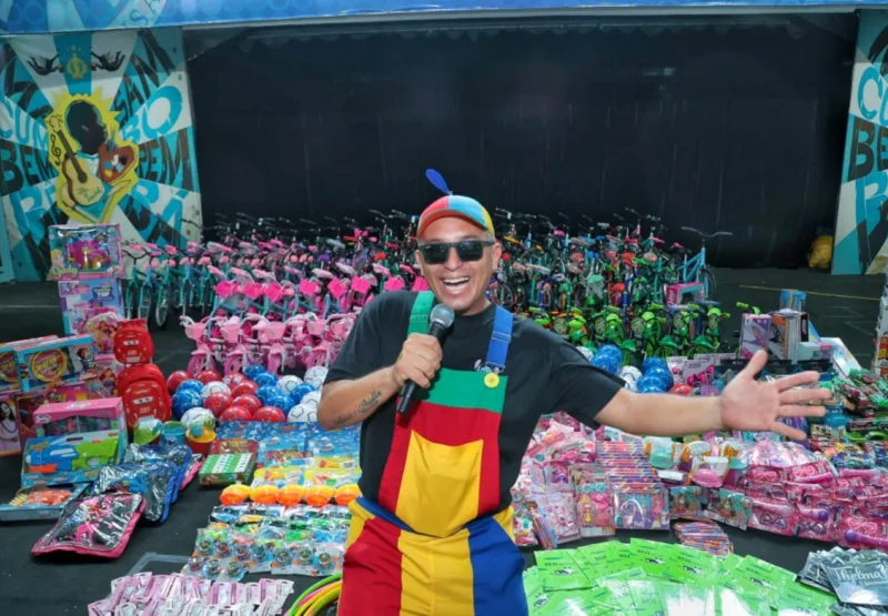 Unidos de Vila Isabel entrega mais de 600 brinquedos para crianças da comunidade em manhã de alegria e solidariedade
