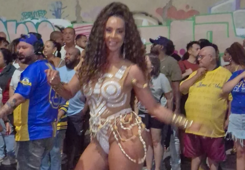 Unidos da Tijuca acelera preparação e mostra força no novo ensaio de rua