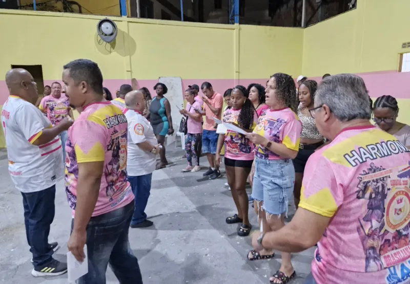 União do Parque Acari embala a comunidade em segundo ensaio de canto rumo ao Carnaval