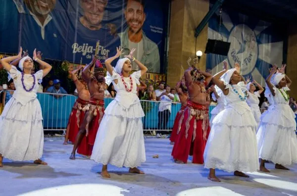 Portela emociona em noite de gala e eleva pré-Carnaval com homenagem ao saudoso Gilsinho