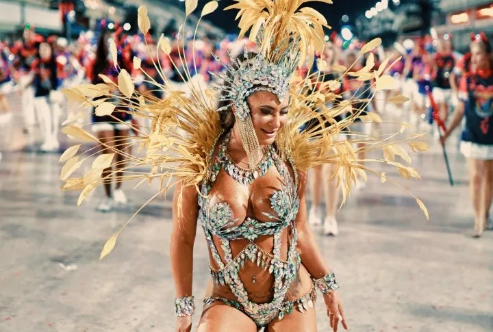 Carol Noronha estreia na Marquês de Sapucaí em ensaio técnico da União da Ilha