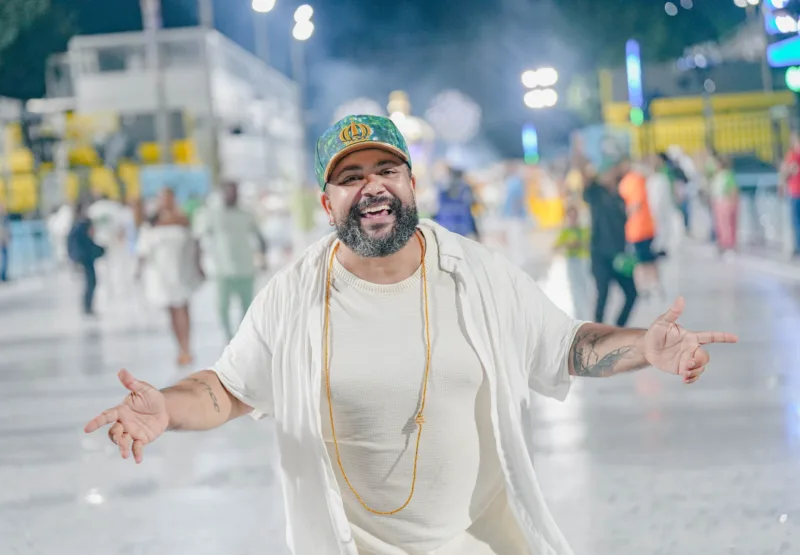 Império Serrano renova com o carnavalesco Renato Esteves para o próximo ciclo carnavalesco