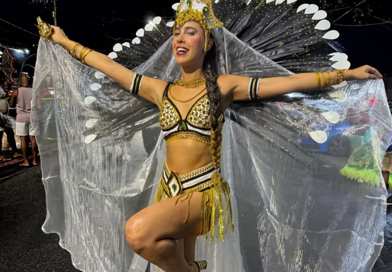 Nívea Alchorne é a nova Rainha de Bateria da Novo Império