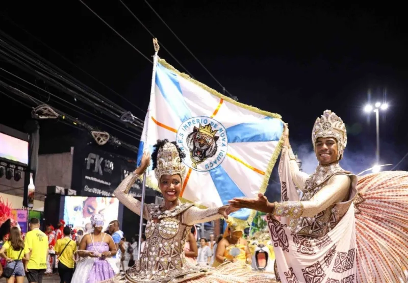 Império de Nova Iguaçu mantém dupla de mestre-sala e porta-bandeira para 2027