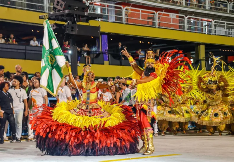 Império Serrano lança enredo para o Carnaval 2027 em roda de samba na Cinelândia nesta sexta-feira (24)