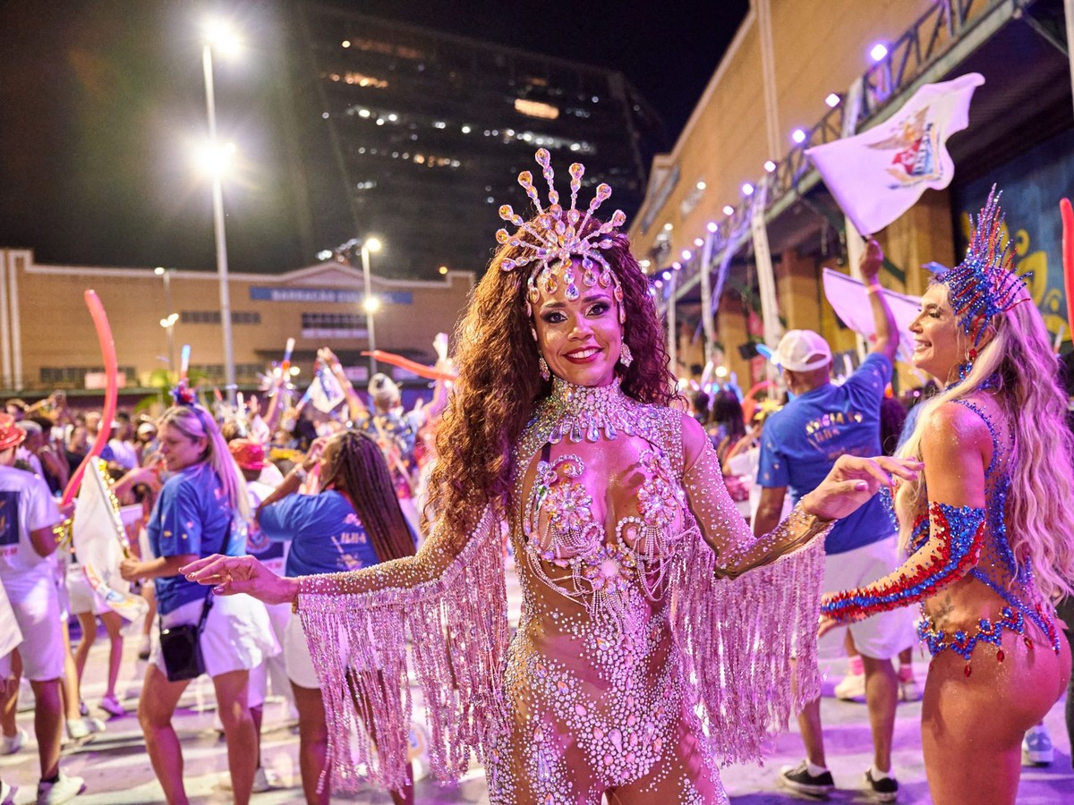 Médica Nathalia Brito concilia carreira na saúde e protagonismo no Carnaval