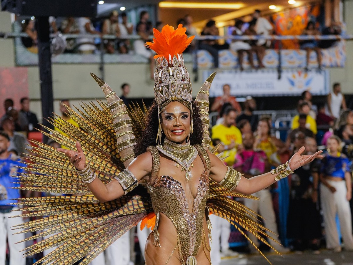 Médica Nathalia Brito concilia carreira na saúde e protagonismo no Carnaval