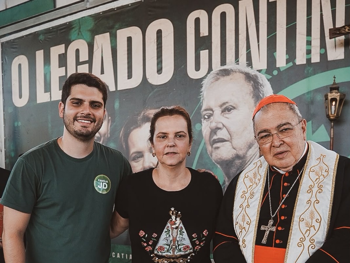 Com presença de Imagem Peregrina, Imperatriz Leopoldinense realiza ‘Mini Círio de Nazaré’ e reúne milhares de fiéis pelas ruas de Ramos