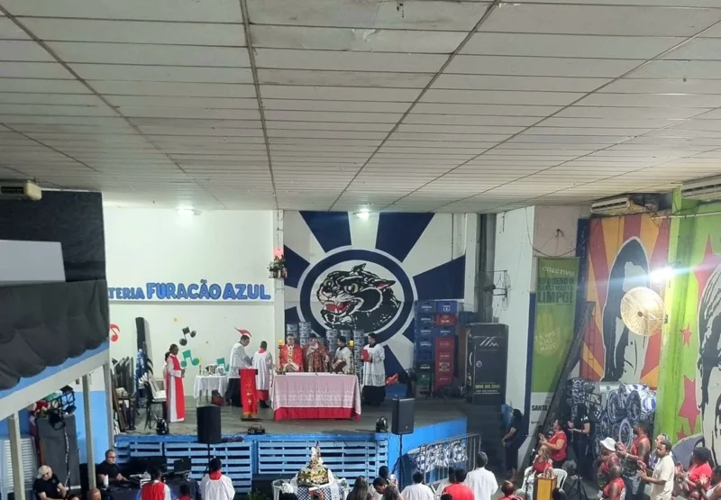 Mocidade Unida do Santa Marta celebra sua padroeira com procissão, missa, feijoada, bingo e grande roda de samba
