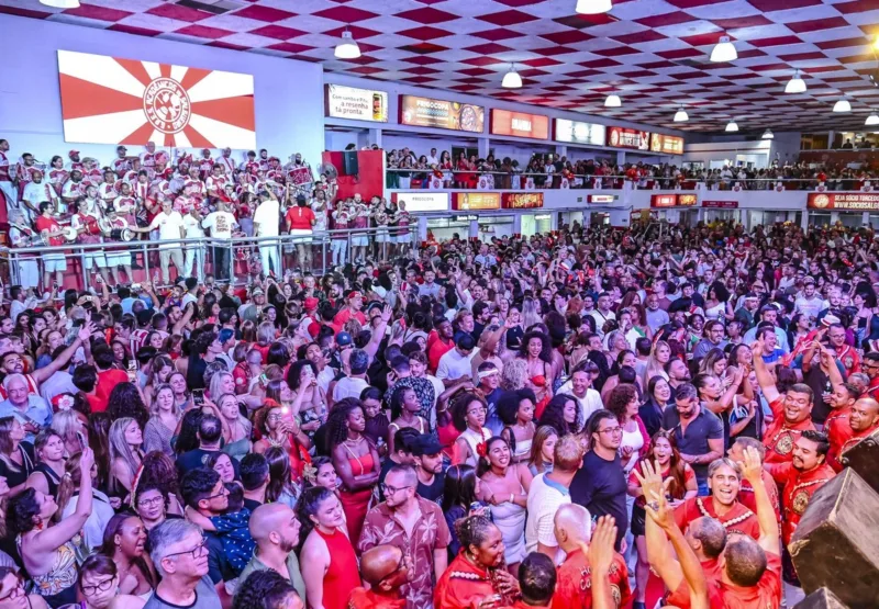 Salgueiro abre as portas para União da Ilha em noite de celebração do samba