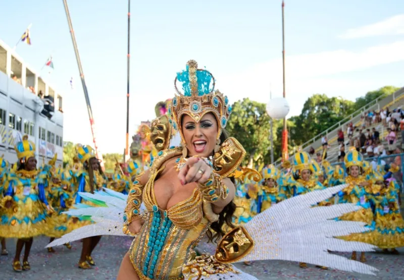 Tatiana Breia se despede do cargo de musa da União da Ilha