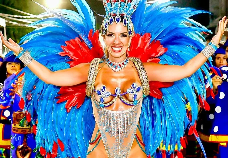 Dani Sant’Anna é confirmada como Rainha de Bateria da Independentes de Olaria para o Carnaval 2027